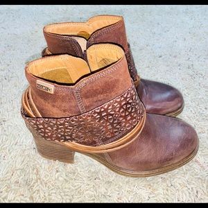 Pikolinos Ankle Boots, like new.